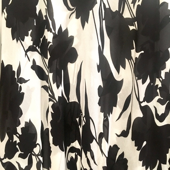 Vintage Maxi Skirt Floral Black and Cream S - Picture 3 of 8